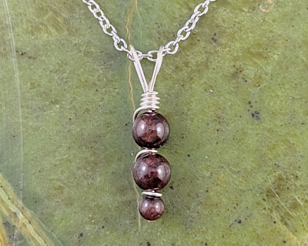 Garnet Gemstone Necklace (January Birthstone) 1pc