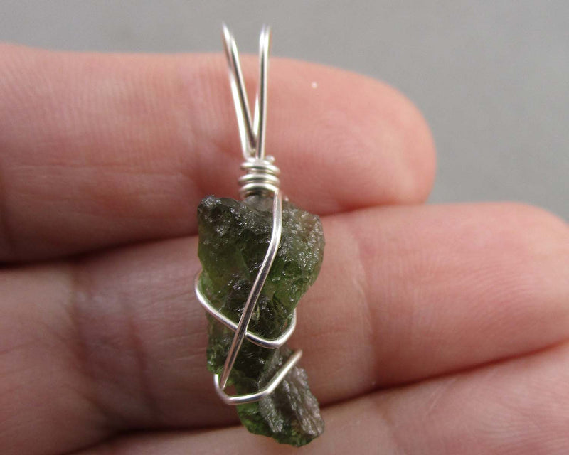 Moldavite Crystal Pendant (925 Sterling Silver) 1pc B042-2