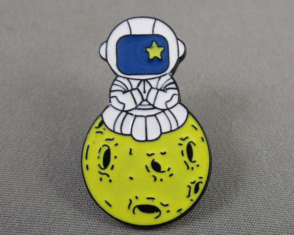 Yoga Spaceman on Moon Enamel Pin 1pc (BIN 82)