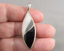 Mother of Pearl and Onyx Pendant 925 Sterling Silver (Vintage) H099-24