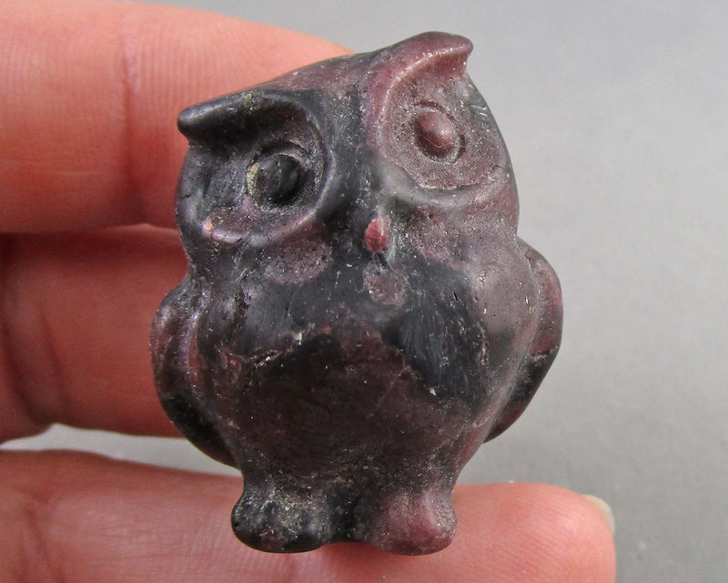 Garnet Owl Statue  1pc Z057