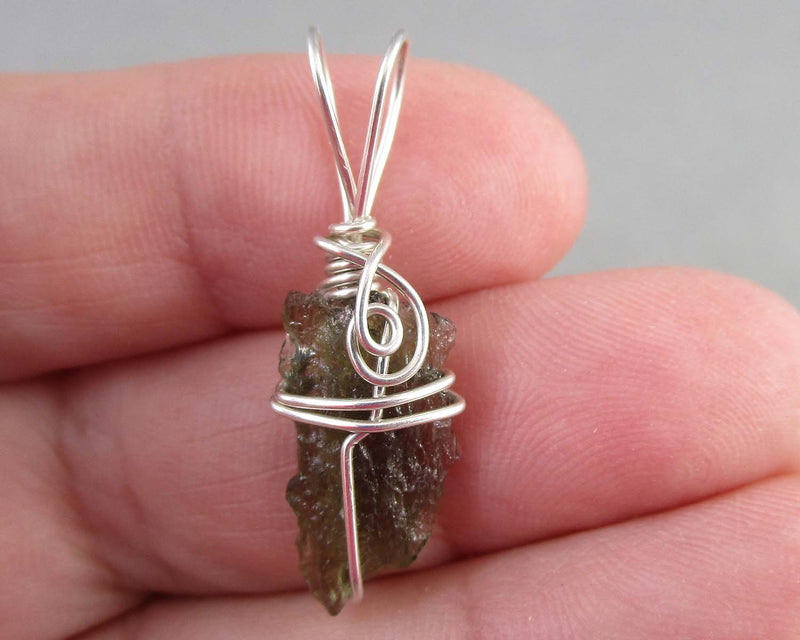 Moldavite Crystal Pendant (925 Sterling Silver) 1pc B042-1