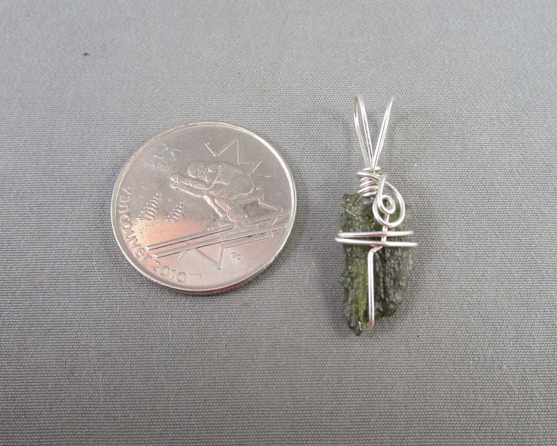 Moldavite Crystal Pendant (925 Sterling Silver) 1pc B042-1