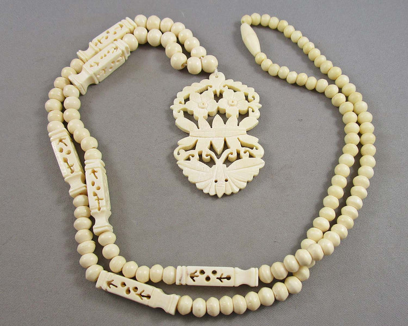 Carved Bone Flower Necklace 1pc B036-1 (Vintage)