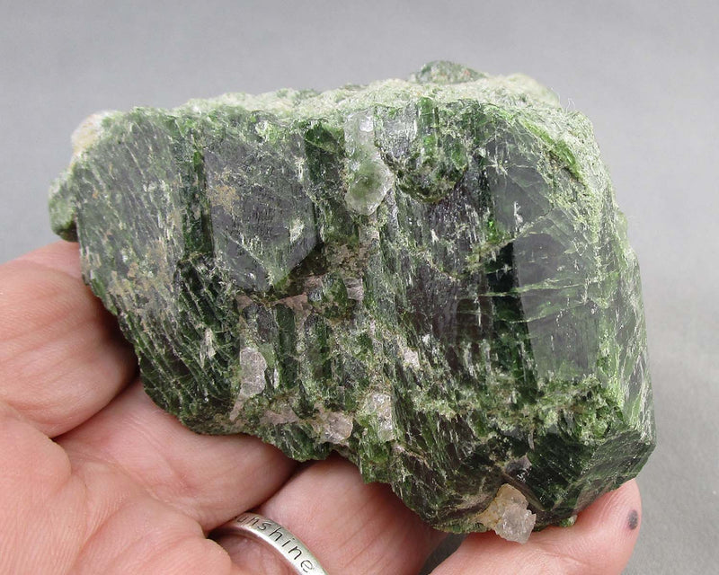 Green Diopside Crystal 1pc B091-1