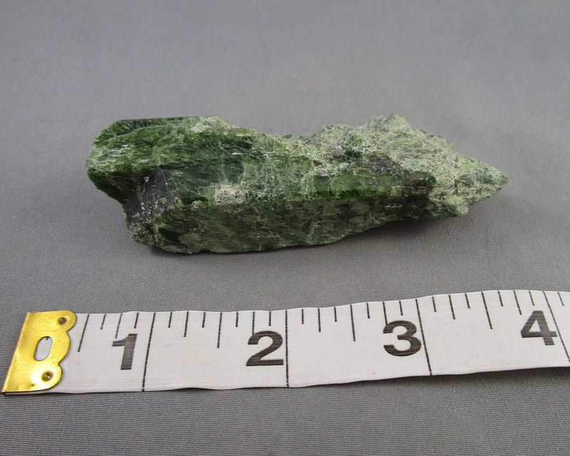 Green Diopside Crystal 1pc B091-2