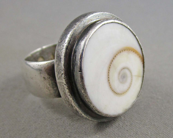 Cat's Eye Shell Ring Size 7.5 (925 Sterling Silver) B003-2 (Vintage)