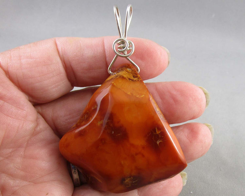 RARE!  Baltic Amber Pendant B056-1