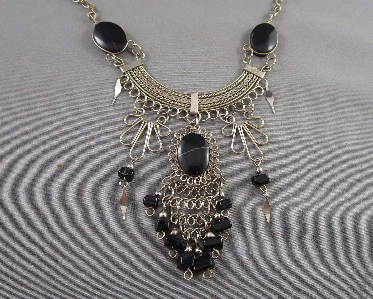 Black Onyx Gemstone Necklace (Vintage) H077-6