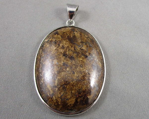 Bronzite Gemstone Pendant (Vintage) H058-13