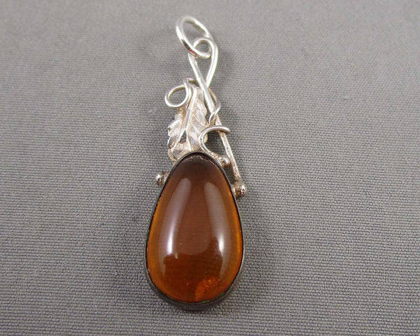 Amber Pendant Vintage 925 Sterling Silver H065-16