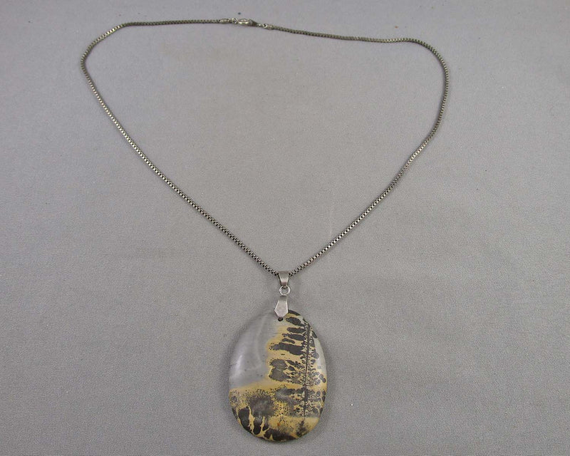 Dendritic Jasper Necklace H068-16 (Vintage)
