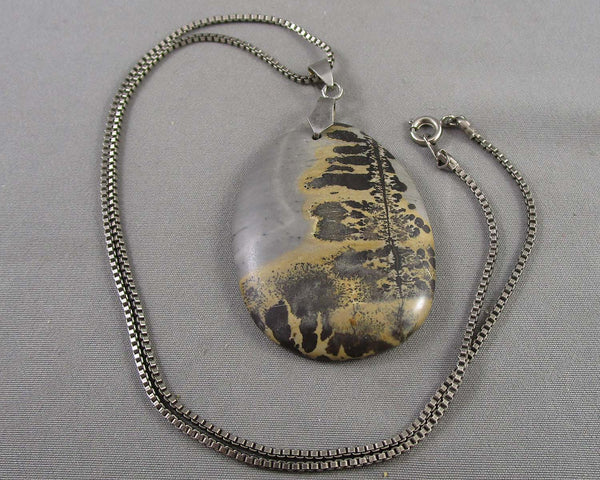 Dendritic Jasper Necklace H068-16 (Vintage)