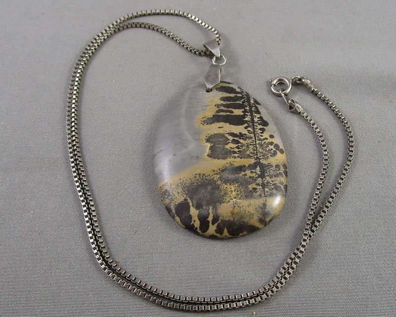 Dendritic Jasper Necklace H068-16 (Vintage)
