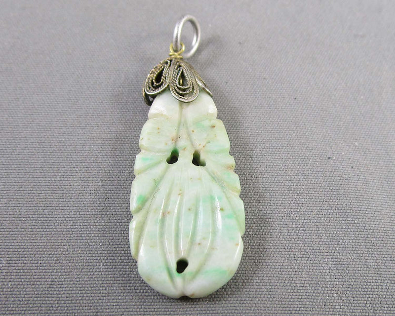 Jade Gemstone Pendant (Vintage) H076-10