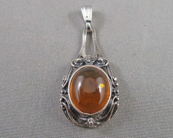 Amber Pendant Vintage H007-12