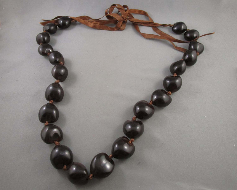 Hawaiian Kukui Nut Necklace Vintage H007-13