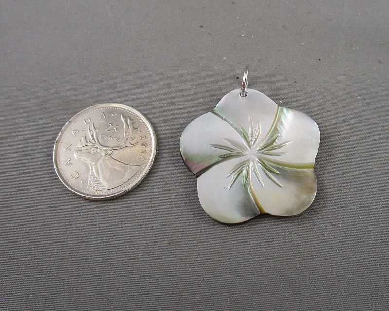 Shell Flower Pendant H059-1