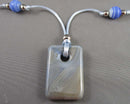 Pretty Glass Pendant Necklace (Vintage) H098-14