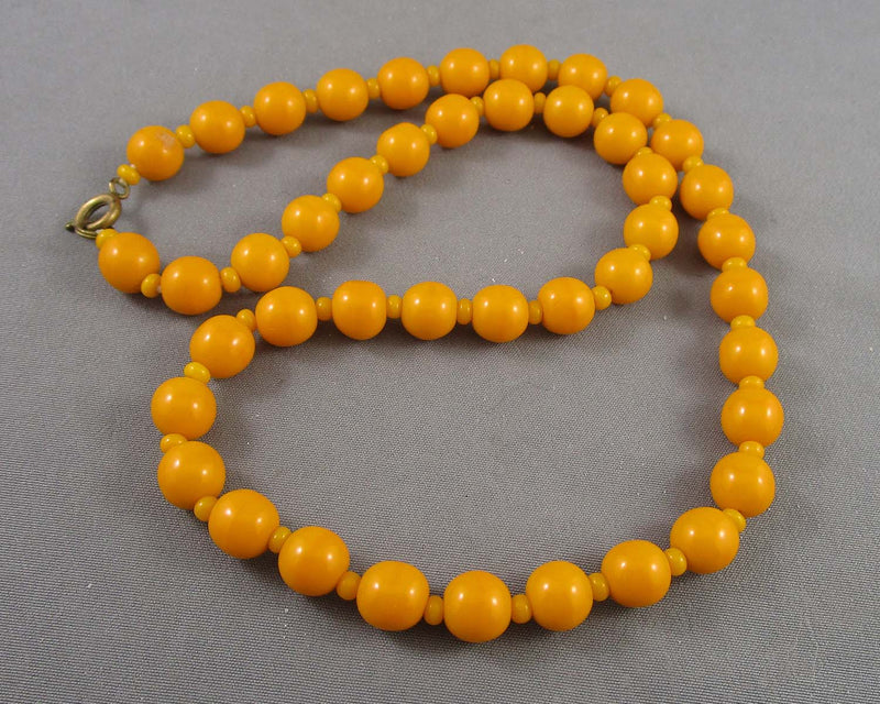 Orange Czech Glass Knotted Necklace(Vintage) H081-13