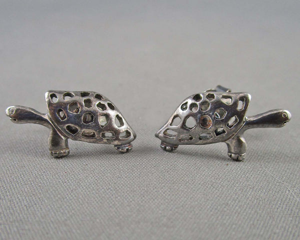 Sterling Silver Turtle Earrings H017-22