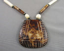 Horn Pendant Necklace Vintage H119-22