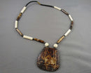 Horn Pendant Necklace Vintage H119-22