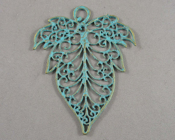 Green Patina Antique Bronze Leaf Pendant 1pc (6038)