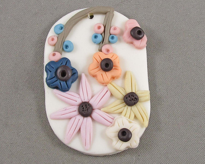 Oval Pendant with Flowers Polymer Clay 1pc (5052)