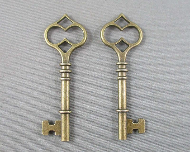 Key Charm Antique Bronze Tone 2pcs (1789)