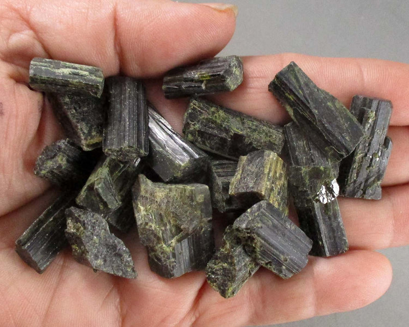 Epidote Crystal Raw 1pc T035