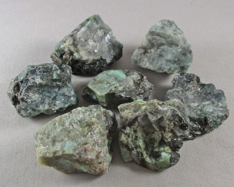 Emerald Stone Raw (Large) 1pc H110**