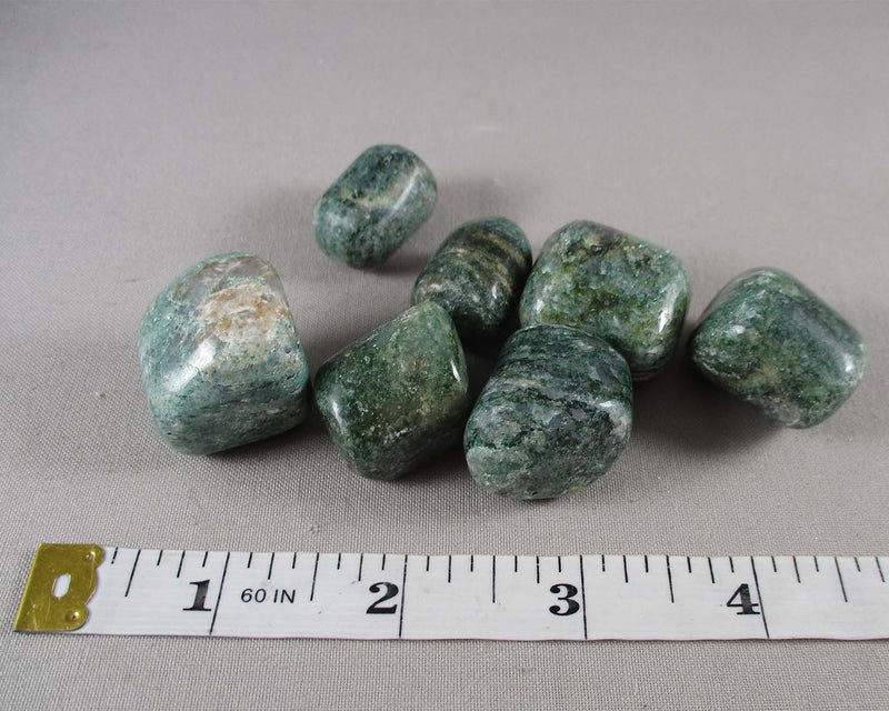 Emerald in Quartz Polished Stone 1pc T602