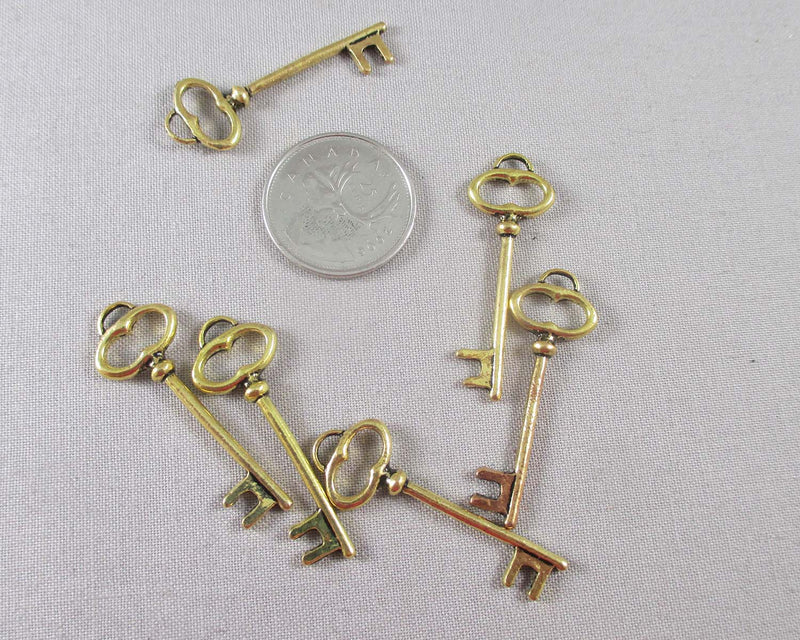 Skeleton Key Charm Gold Tone 6pcs (1865)