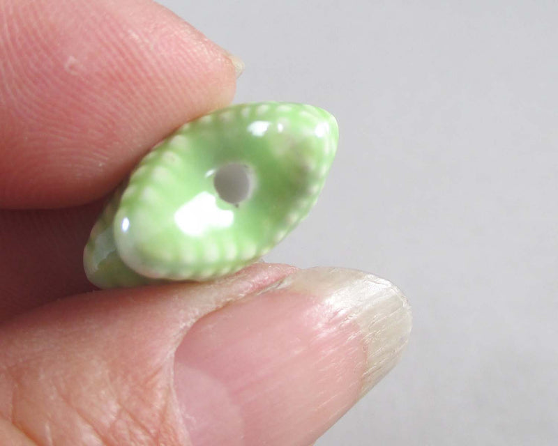 Starfish Porcelain Beads Light Green 4pcs (1042)