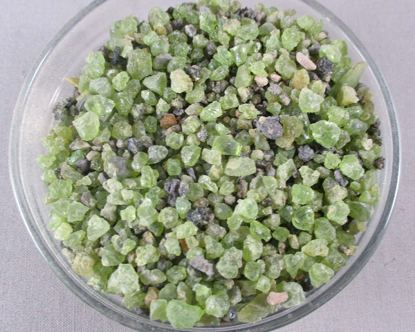Peridot Stone Chips Raw 30gr T549