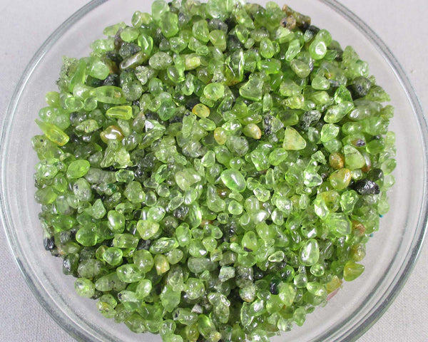 Peridot Stone Chips Undrilled 100g (G097-1)