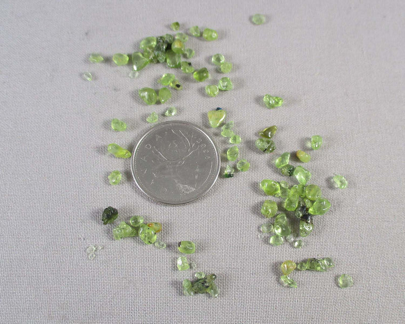 Peridot Stone Chips Undrilled 100g (G097-1)