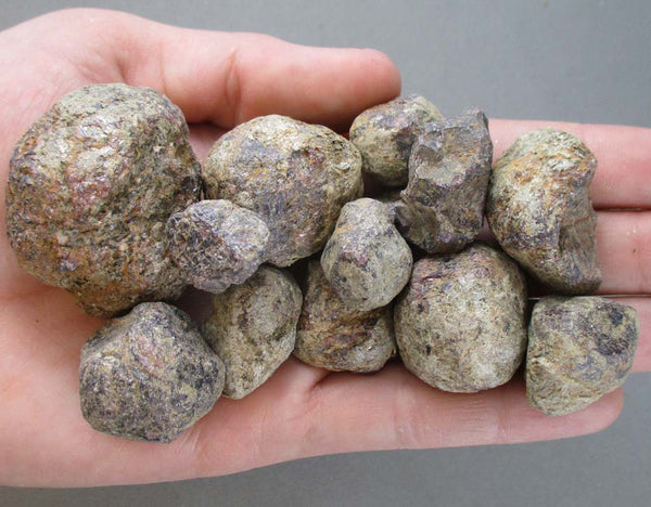 raw garnet stones